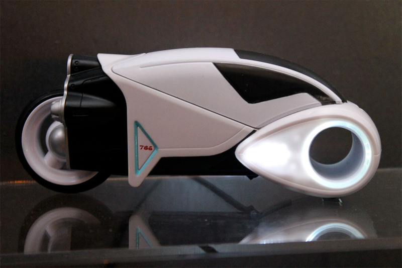 Illustration for article titled Take A Visual Tour Of Tron: Legacy's New 'Flynn's Arcade'